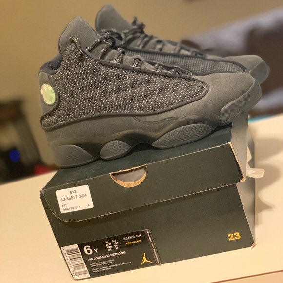Retro 13 Black Cats - Picture 1 of 1